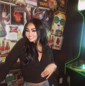 Meet your Posher, Shawna